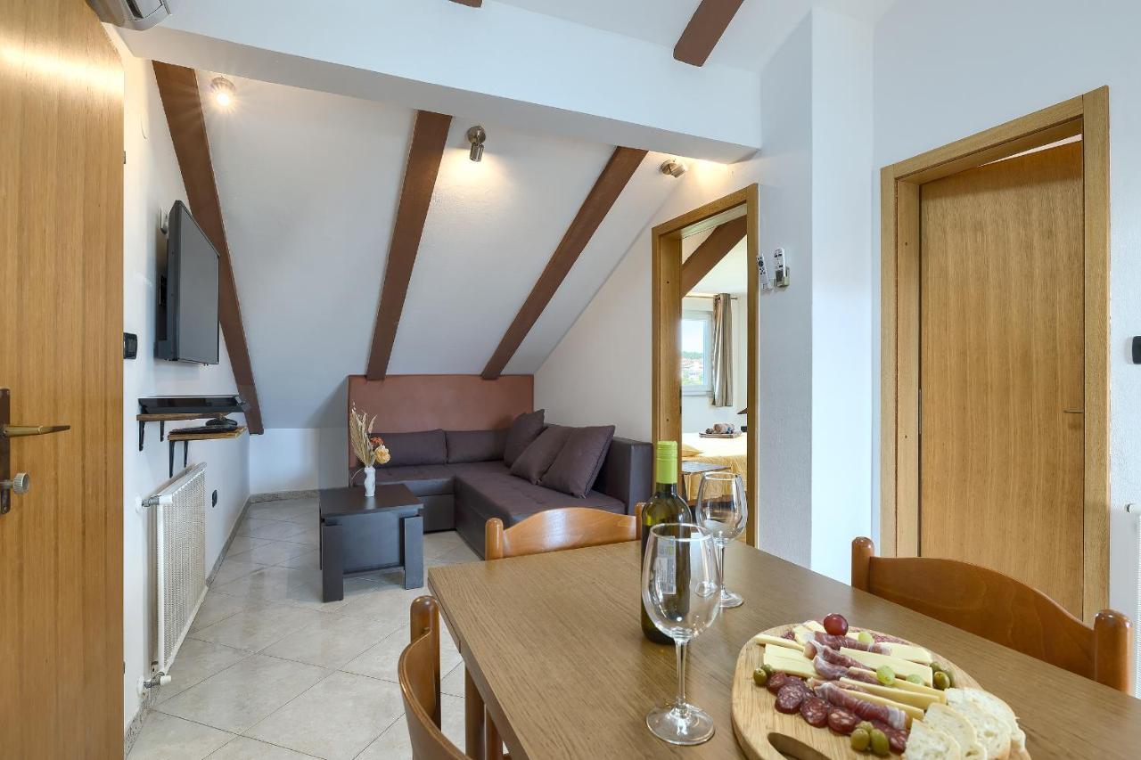 Apartments Ari And Bonnie - Cozy With Roof Terrace Pola Esterno foto